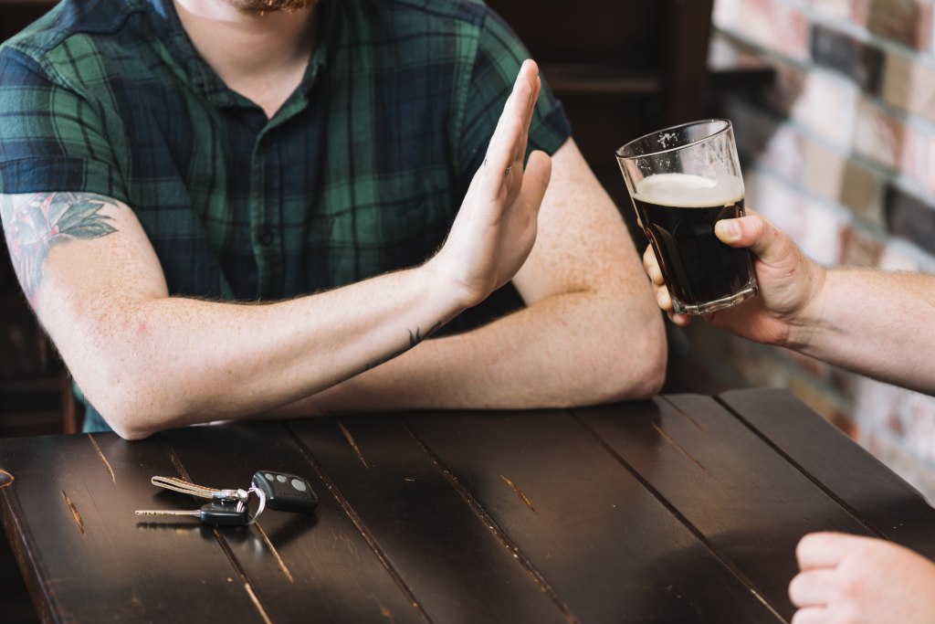 Veda electoral: ¿se puede vender alcohol en bares?